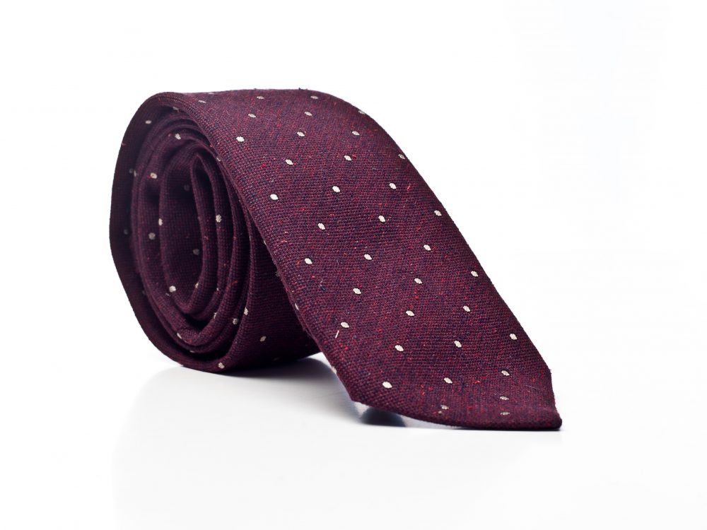 Krawat bordowy żakardowy w kropki ecru