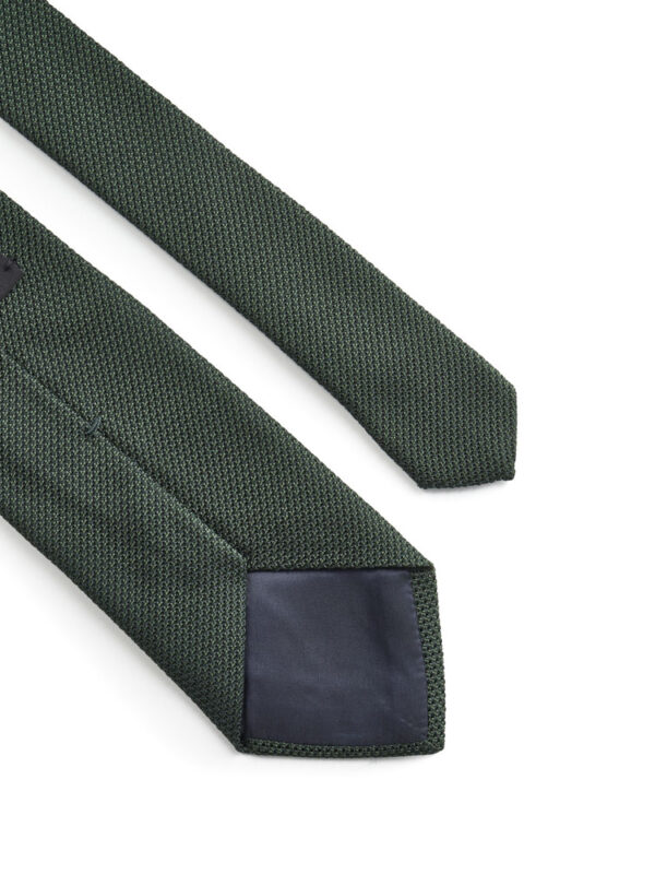 zielony krawat Balamonte – jedwabna podszewka w tonacji beżu, wyraźny splot dzianiny grenadyny