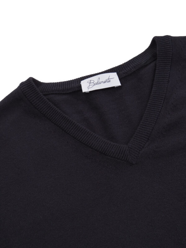 Granatowy sweter bawełniany V- neck