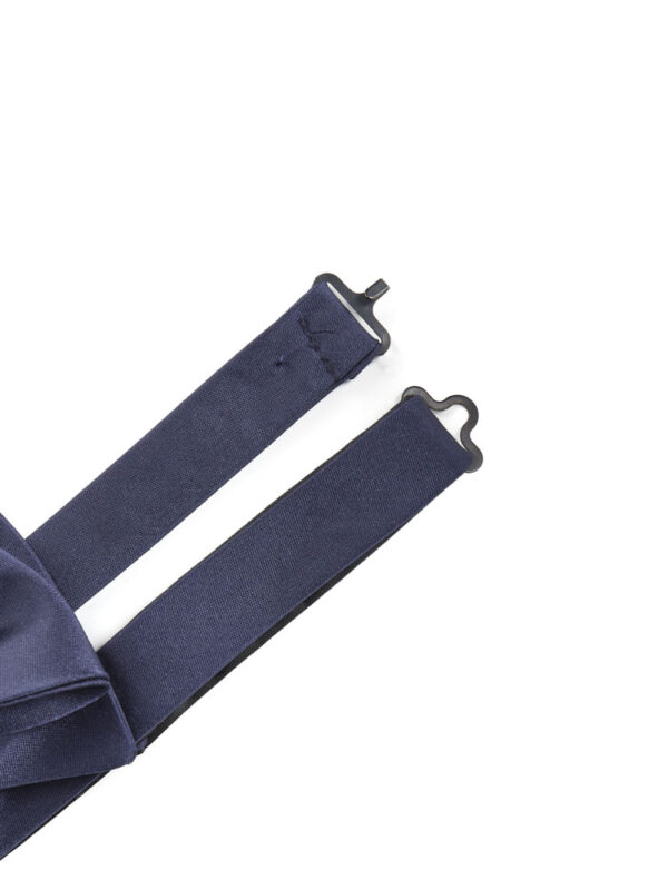 Granatowa mucha z jedwabiu