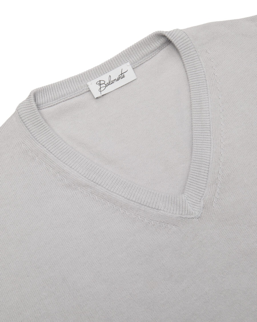 Gray cotton V-neck sweater - Image 2