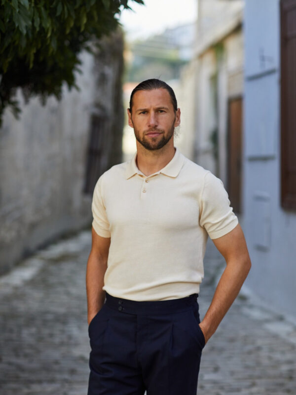 Beżowa koszulka Balamonte - model Grzegorz Krychowiak