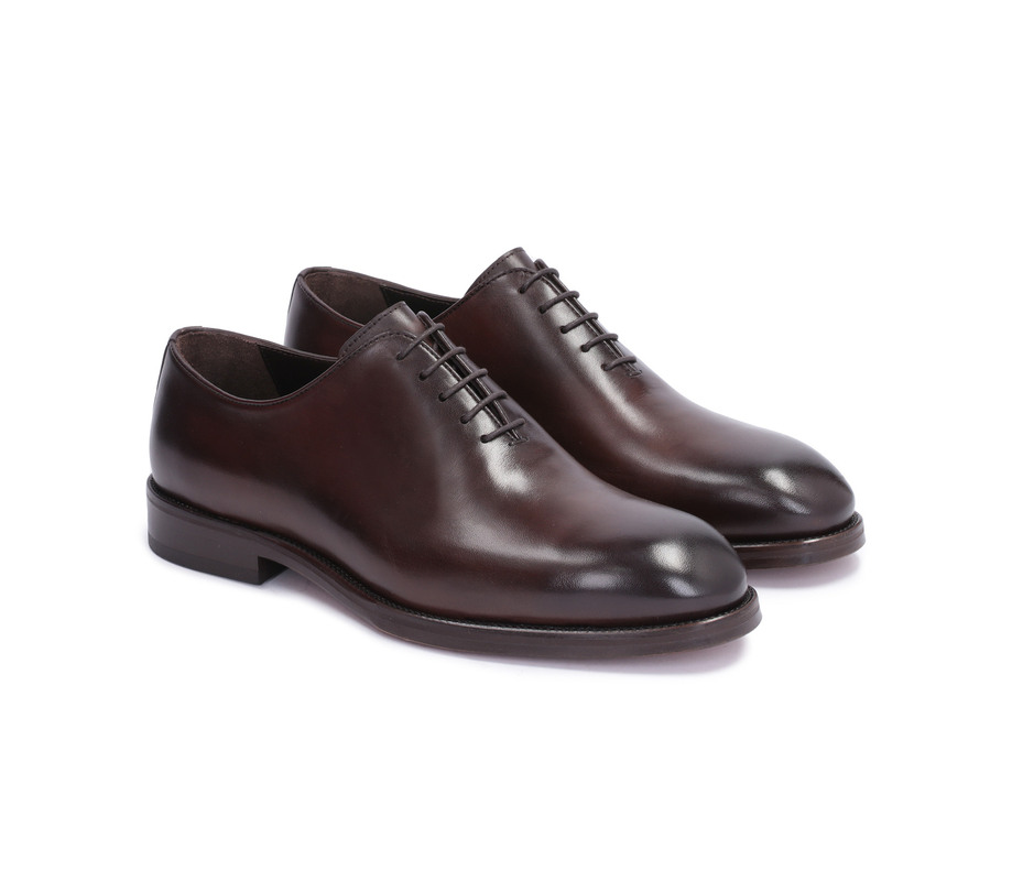 Jakie buty do garnituru wybrać Jakie buty do garnituru wybrać