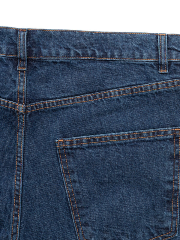 Jeansy HOUSTON Balamonte – detal tylnej kieszeni z mocnym przeszyciem i klasycznym fasonem